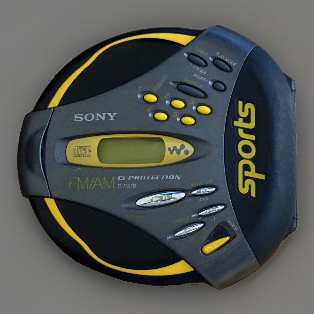 Sony Sports D-FS18 Portable CD Player Discman FM/AM Radio ONLY RADIO WORKS AS IS